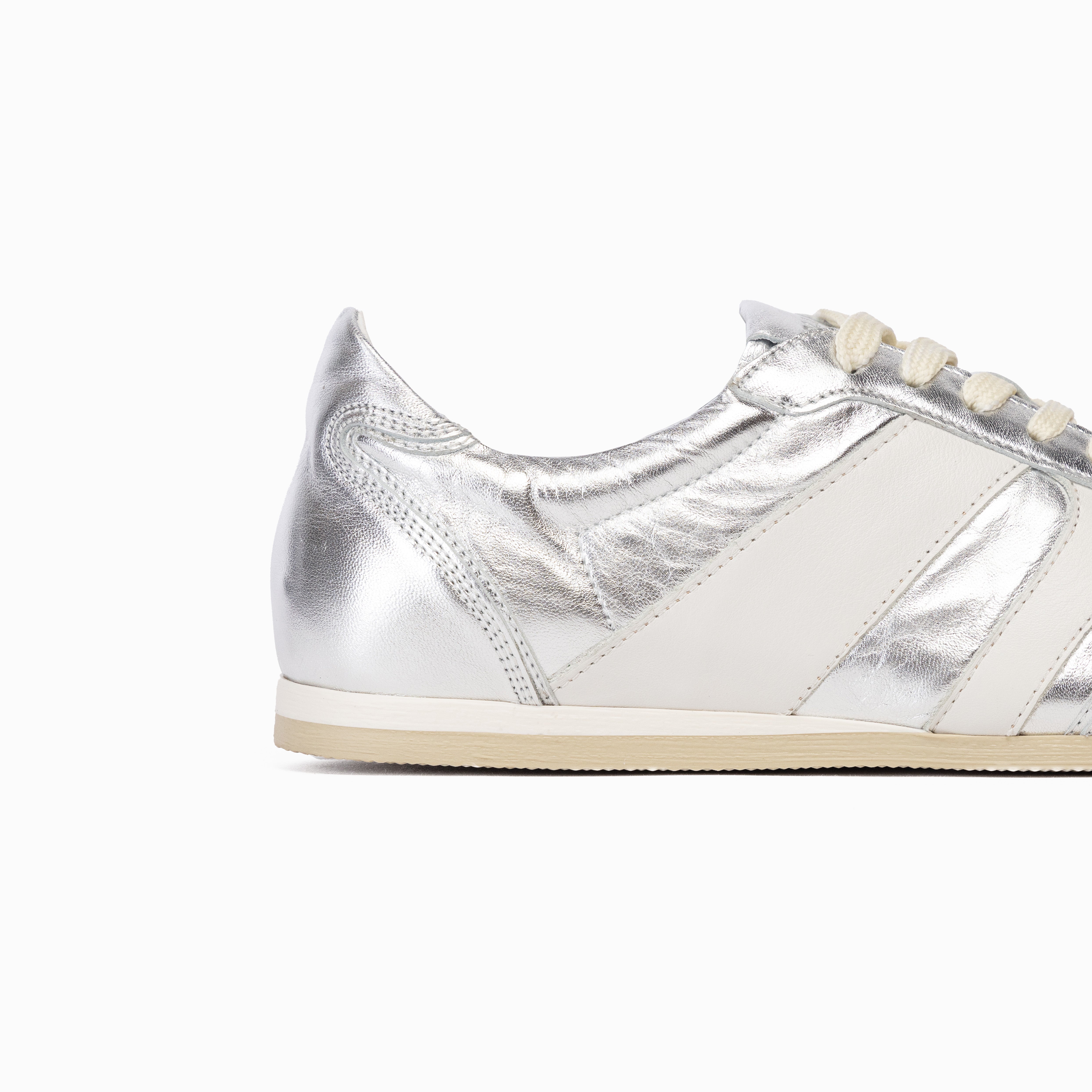 Collegium Pillar Pista in Chroma