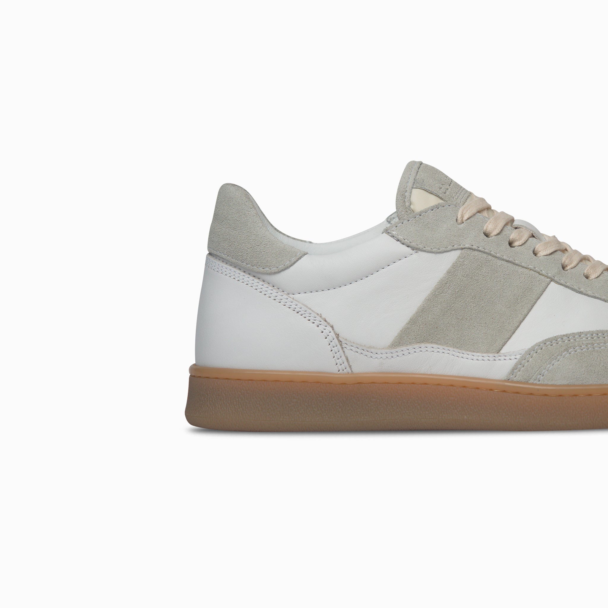 Pillar Court II in Marble – Collegium